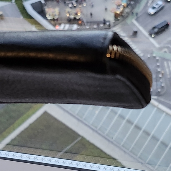 Gucci Interlocking G Leather Zip Around . - Picture 5 of 16